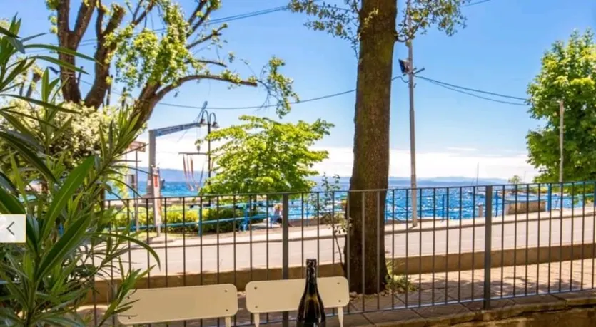 Potpuno Renovirana Luksuzna Kuća 20m od Plaže – slika 4
