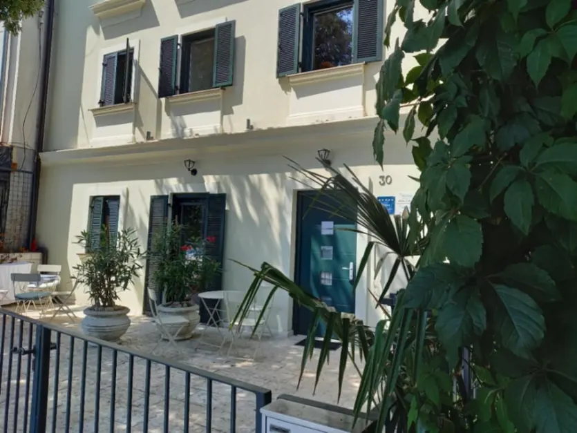Potpuno Renovirana Luksuzna Kuća 20m od Plaže – slika 6