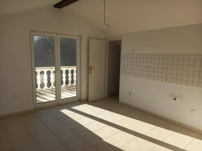 Apartman s Otvorenim Pogledom na More – slika 5