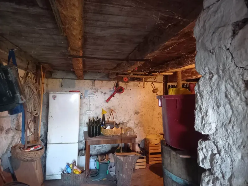 Tradicionalna Kamena Kuća s Pogledom – slika 6