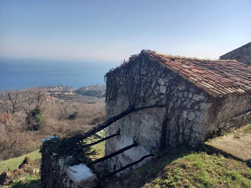 3 Kamene Kuće s Prekrasnim Pogledom na More