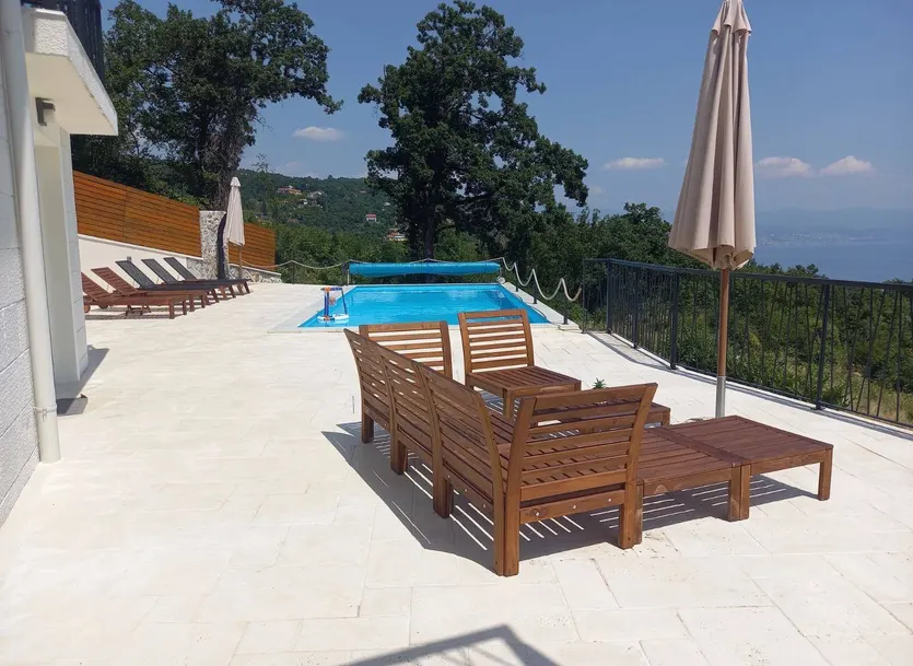 Nova Mediteranska Kuća s Bazenom i Pogledom na More – slika 5