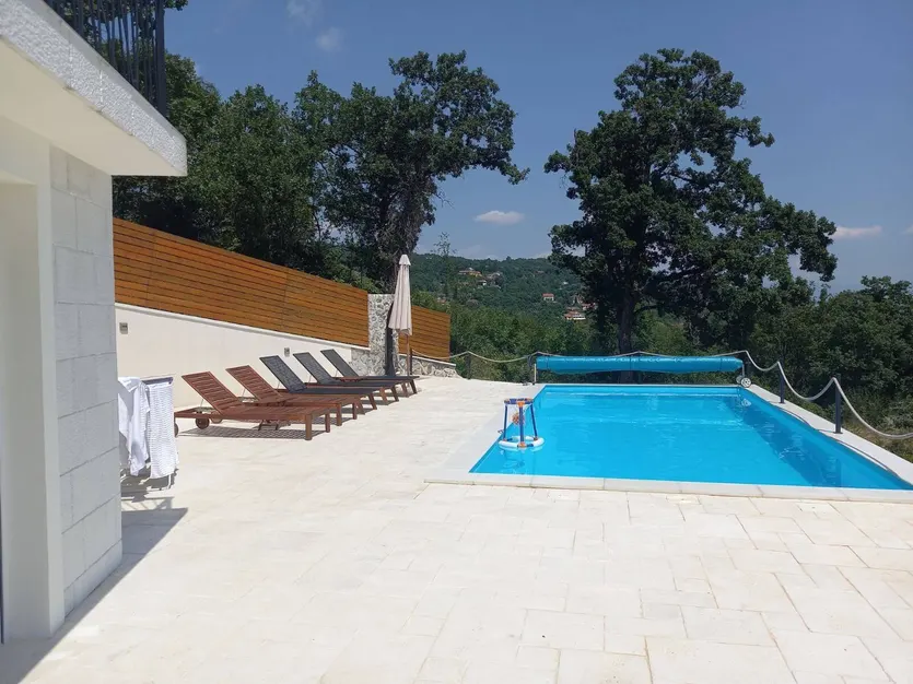 Nova Mediteranska Kuća s Bazenom i Pogledom na More – slika 6